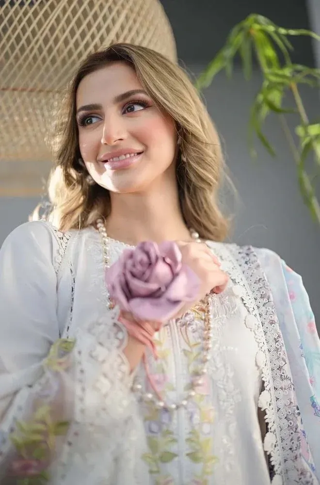 Jazmin 3PC Lawn Embroidered Shirt with Monar Printed Dupatta & Trouser - shopifysmartly.pk - image 4